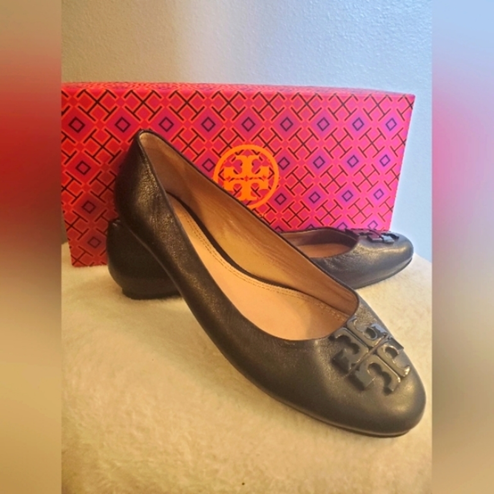 TORY BURCH black leather ballet flats size 8
